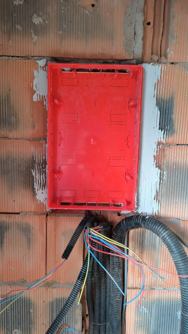 Lucian Contineanu — Electrician București — Imagine 2